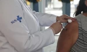 Vacina contra dengue começa a ser aplicada nesta segunda (9)